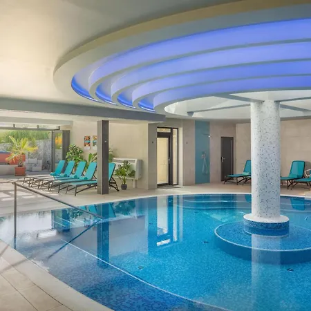 Отель Sungarden Wellness 4*