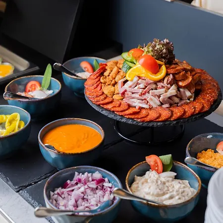 Sungarden Wellness Отель