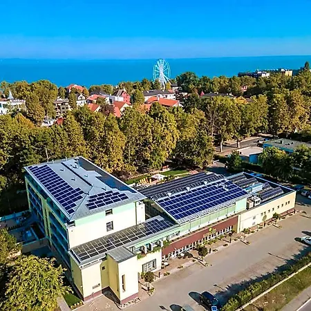 Sungarden Wellness Отель Шиофок
