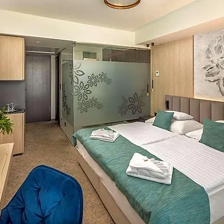 Sungarden Wellness Отель Шиофок