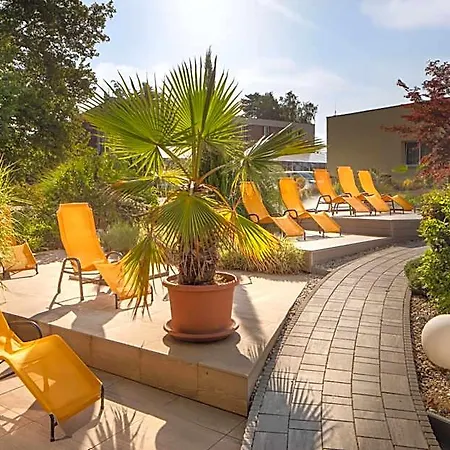 Отель Sungarden Wellness 4*