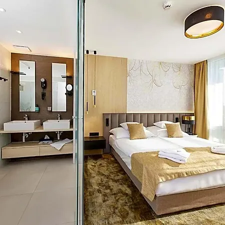 Отель Sungarden Wellness Шиофок