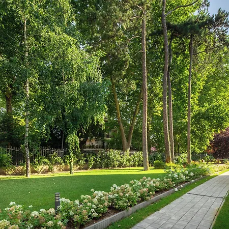 Отель Sungarden Wellness