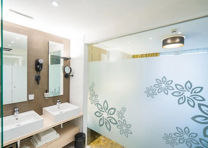 Sungarden Wellness ホテル シオーフォク